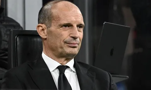 Massimiliano Allegri sáng cửa tiếp quản ghế nóng tại Napoli