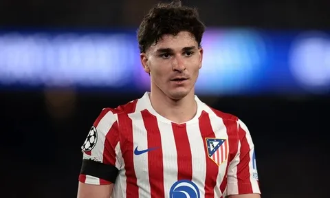 Vì sao Julian Alvarez kiên quyết rời Atletico để sang Barca?
