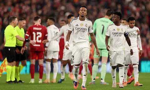Cơn đau đầu hàng thủ và bài toán khẩn cấp ở Real Madrid