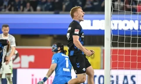 Thắng Wolfsburg sau 120 phút, Paderborn thăng hạng lên Bundesliga