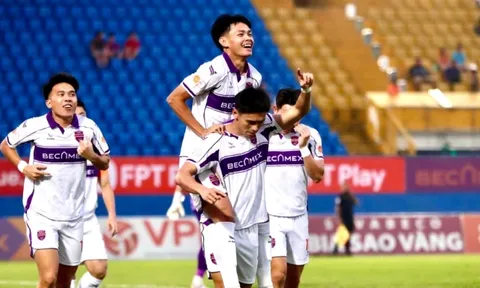 Kịch bản khó lường trong cuộc đua trụ hạng tại V-League