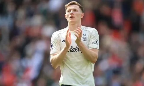 Toan tính của hai nửa thành Manchester vụ Elliot Anderson