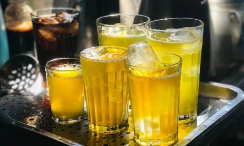 5 nhóm người không nên uống trà đá
