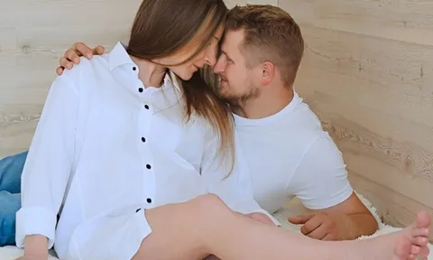 "Yêu" vào buổi sáng hay buổi tối giúp dễ có thai hơn? Nhiều người trả lời sai