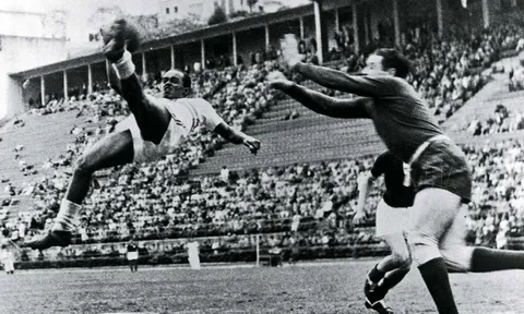 Lịch sử World Cup 1938: Italy bảo vệ ngai vàng và thiên tài Leonidas