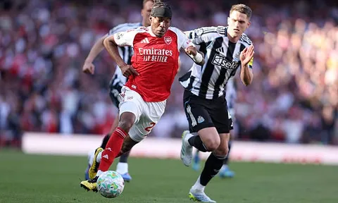 CĐV Chelsea tiếc nuối nhìn Madueke vô địch cùng Arsenal