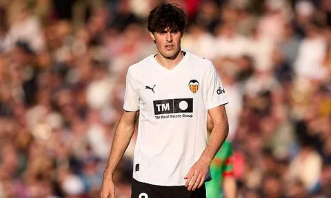Man Utd đại chiến Arsenal vì Javi Guerra