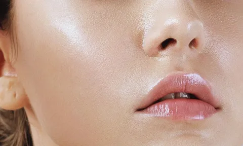 Cách rửa mặt đúng thứ tự giúp da bớt đổ dầu trong mùa hè