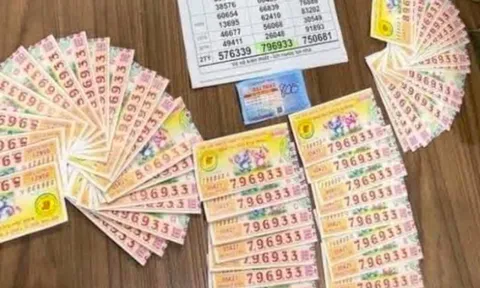 Người phụ nữ ở TP.HCM vừa trúng 2 tỷ đồng, lập tức xách tiền mặt về nhà làm ngay việc này