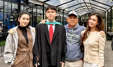 NSƯT Tuyết Thu cùng ông xã là cựu công an mừng con trai tốt nghiệp đại học ở Úc, quý tử hiện cao lớn nhất nhà