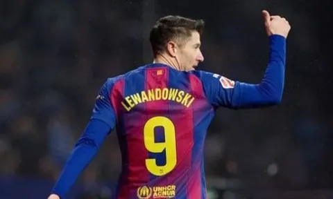 Foster chỉ ra lý do MU nên chiêu mộ Lewandowski