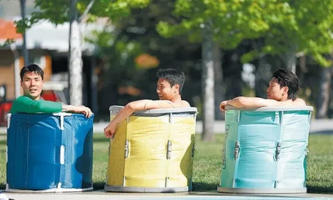 Tuyển Hàn Quốc ngâm nước nóng để thích nghi khí hậu World Cup