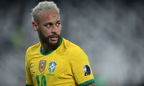 Neymar bị tố biến tuyển Brazil thành con tin trước World Cup
