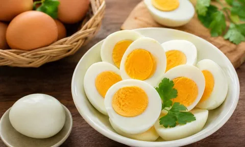 Cách luộc trứng không nứt vỡ, róc vỏ bóc dễ, độ chín theo ý muốn: 5 mẹo đơn giản