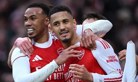 Vũ khí ma thuật đen nâng tầm hàng thủ Arsenal