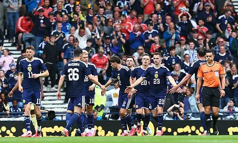 Cựu cầu thủ MU ghi bàn, Curacao vẫn thua ngược Scotland 1-4