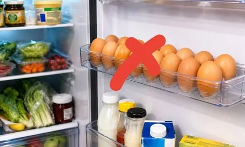 Để trứng ở cánh tủ lạnh là sai lầm nhiều người mắc phải, chuyên gia chỉ vị trí đúng để giữ tươi lâu