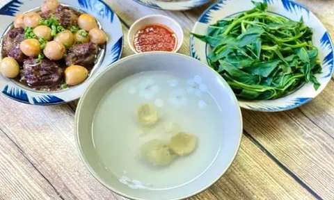 Mẹo luộc rau muống xanh giòn, nước trong veo không đổi màu