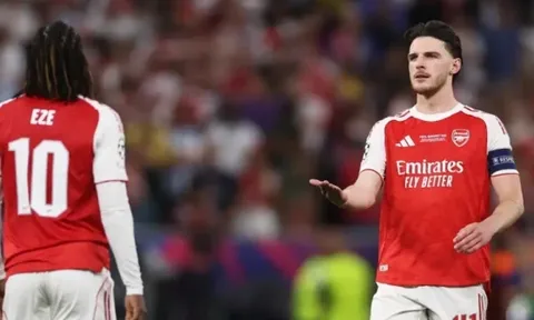 Declan Rice bảo vệ Eze và Gabriel sau thất bại ở luân lưu của Arsenal