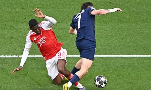 PSG bảo vệ ngai vàng từ sai số nhỏ nhất của Arsenal