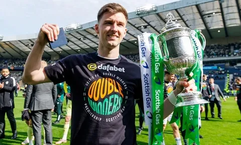 HLV Steve Clarke giải thích sự vắng mặt của Kieran Tierney