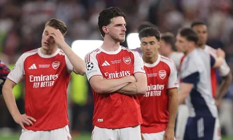 Báo Pháp mỉa mai Arsenal "dựng xe bus 2 tầng" tại chung kết C1