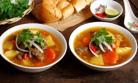 12 món bán đầy đường phố Việt Nam được bạn bè quốc tế khen ngợi, lọt TOP thế giới, bạn đã thử chưa?