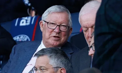 Lời nhắn ẩn ý của Sir Alex gửi PSG sau trận hạ Arsenal