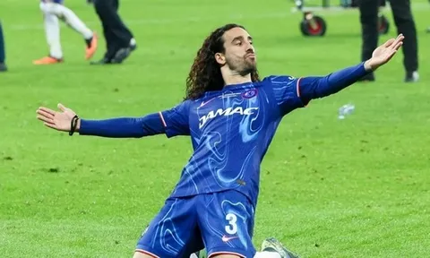 Man City đại chiến Barca vụ chiêu mộ Cucurella