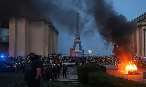 1 người chết, 400 người bị bắt giữ khi "ăn mừng" chức vô địch của PSG