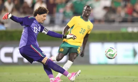 Guillermo Ochoa phá kỷ lục, dự kỳ World Cup thứ 6