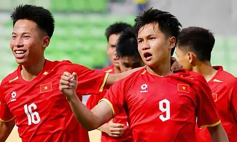 Công Hậu lập hattrick, U19 VN nhọc nhằn vượt ải Timor Leste