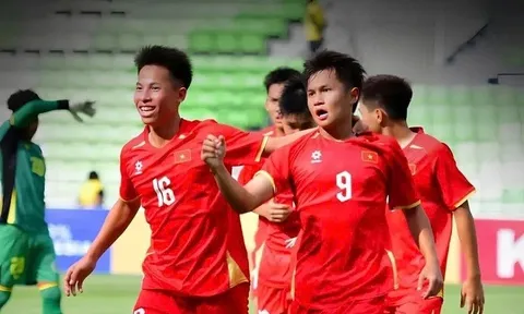 CĐV Thái Lan ngỡ ngàng trước hat-trick của Công Hậu
