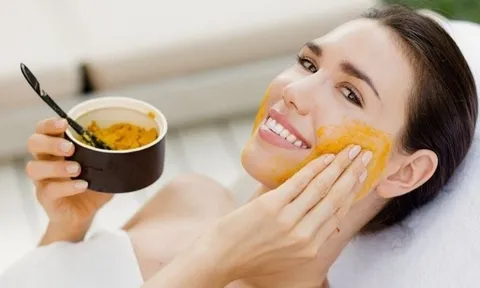 5 cách kết hợp nghệ tươi trong chăm sóc da, hỗ trợ làm sáng và cải thiện vẻ ngoài rạng rỡ