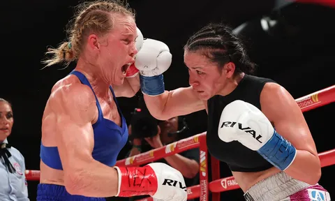 Holly Holm thất bại tranh cãi trước Stephanie Han trong trận tái đấu tranh đai WBA