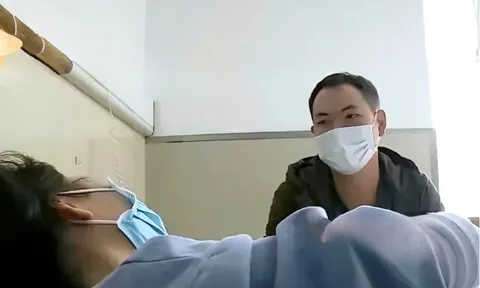Nghe tin vợ cũ nguy kịch, người đàn ông 30 tuổi bán hết tài sản đến viện chăm, không ngờ gặp cậu bé gọi mình là bố