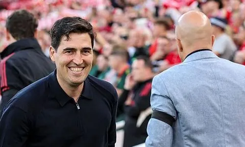 Robbie Fowler: "Andoni Iraola mang phong cách của Jurgen Klopp"