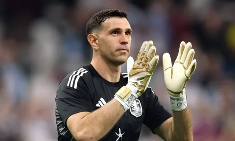 Vồ hụt Alisson, Juventus săn đón Martinez hoặc Vicario