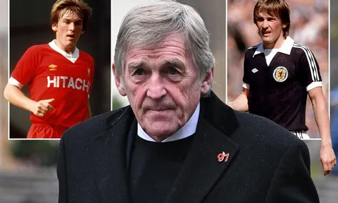 Sir Kenny Dalglish vô tình lộ chuyện điều trị ung thư