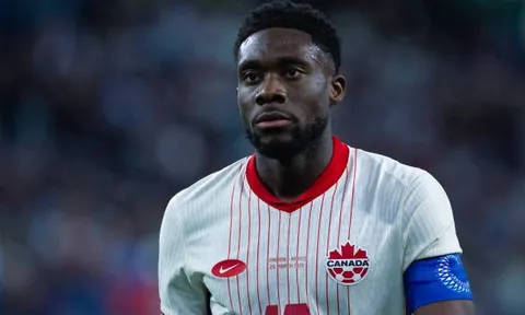 Alphonso Davies chạy đua với thời gian để kịp dự World Cup