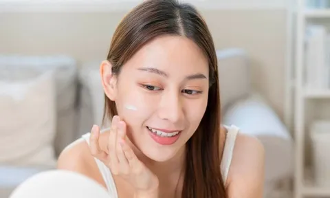 Chăm bôi kem chống nắng nhưng da vẫn sạm màu? 5 sai lầm khiến công sức dưỡng da trở nên kém hiệu quả