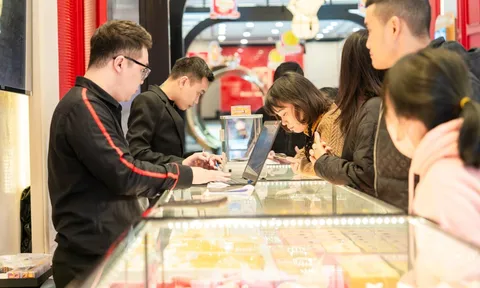 Giá vàng hôm nay 2/6: Vàng miếng tiếp tục lao dốc, nhà đầu tư lo lắng