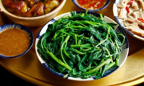 Luộc rau muống cho thêm vài giọt này, rau xanh ngắt, để lâu không thâm đen