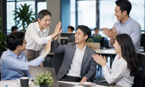 Vì sao có người luôn được yêu mến ở nơi làm việc? Hóa ra là vì họ biết làm điều này