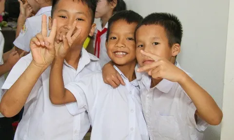 Hành trình “Nhặt sao” - “Thắp trời” của học sinh trường chuyên ở Hà Nội đến với các em nhỏ Lạng Sơn