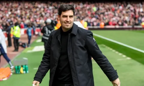 Andoni Iraola và sứ mệnh thắp lại ngọn lửa tại Anfield