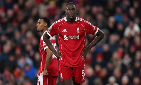 Không mua thêm trung vệ, Liverpool đang toan tính gì?