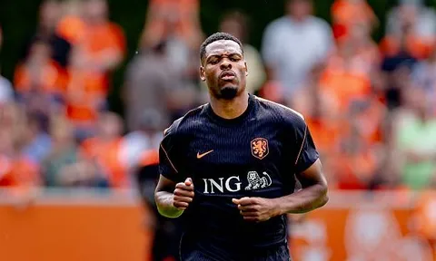 Koeman hé lộ bến đỗ mới của Denzel Dumfries