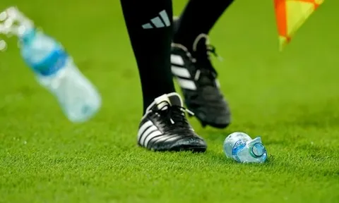 FIFA bất ngờ cấm mang chai nước vào sân World Cup 2026