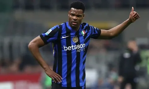 Denzel Dumfries ẩn ý chào tạm biệt Inter Milan
